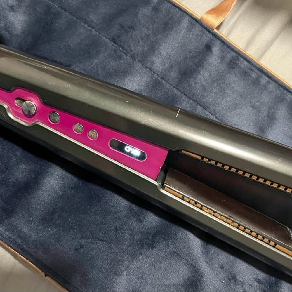 Dyson Hair Styler in Black and Pink